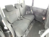 ゆとりある広々とした車内空間は、ドライブを始め買い物やレジャーなど、幅広く活躍します。一人でもみんなとでもお出かけを楽しみましょう!