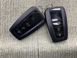 キーを取り出さずにドアを施錠&解錠。クルマの始動も可能です。