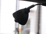 この車にはリアにもドライブレコーダーを装備しております◆映像・音声などを記録する自動車用の装置です。 もしもの事故の際の記録はもちろん、旅行の際の思い出としてドライブの映像を楽しむことができます。