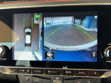 空の上から見下ろすような視点で駐車が出来る「アラウンドビューモニター」が表示されますので、駐車が苦手な方にも心強い味方になってくれるはずです♪