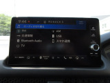 ディスプレイオーディオ。フルセグテレビを搭載。Bluetoothオーディオ対応なので、お気に入りの音楽をお楽しみいただけます。