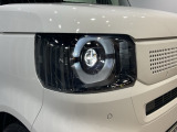 LEDヘッドライトで夜道も安心!