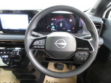 運転が楽しくなる明るく開放的な運転席まわりです。