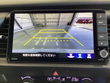 便利な3ビュー切り替え、ガイド線表示付きのバックカメラです。後退時、後方の視界をサポートします