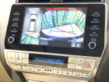【パノラミックビューモニター】専用のカメラにより、上から見下ろしたような視点で360度クルマの周囲を確認することができます☆死角部分も確認しやすく、狭い場所での切り返しや駐車もスムーズに行えます。