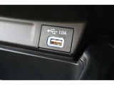 USBオーディオ用ソケットがついていますので携帯電話などを接続すれば音楽等の再生が可能です!