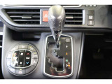 MTモード(シーケンシャルシフト)を装備しています。CVT車でありながら、マニュアル感覚のシフトチェンジが可能です。ドライバーの変速操作に応えたアクティブな走りが楽しめます。