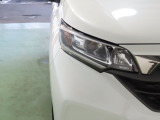 LEDヘッドライトは、点灯の瞬間から光量を発揮し、突然暗くなるトンネルなどでの安定感を高めます。