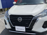 LEDヘッドライト装備。暗い道や、天候の悪い日でも視界良く運転できます。