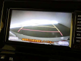 バックガイドモニターで、後方を確認しながら安心して駐車することができます。運転初心者も熟練者も必須の機能ですよ!