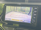 【バックカメラ】駐車時に後方がリアルタイム映像で確認できます。大型商業施設や立体駐車場での駐車時や、夜間のバック時に大活躍!運転スキルに関わらず、今や必須となった装備のひとつです!