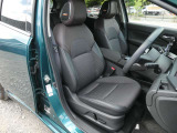 高級感のある上質なシートです。前席はパワーシートになります。また運転席はパワーシートになります。