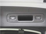 ◆予約クローズ機能付きパワーテールゲート◆キーや運転席のボタン、ハンズフリー機能など多彩なアクセスで自動開閉できます。
