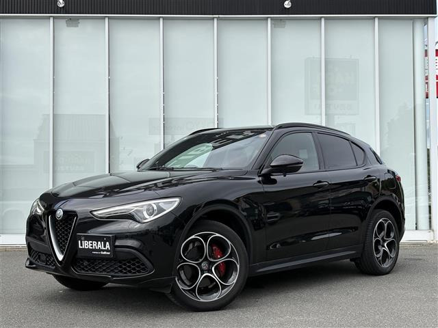 ステルヴィオ 2.0 ターボ Q4 スポーツパッケージ 4WD 本革シート
