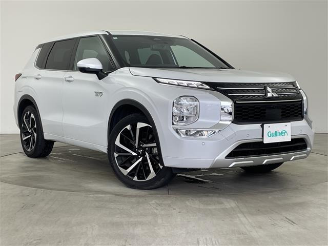 アウトランダー PHEV 2.4 P 4WD 本革シート