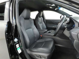ホールド感のある座り心地の良いシートです。
