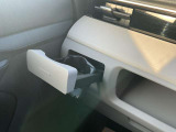 ドリンクホルダーは写真の他にも助手席、後部座席にも付いています!