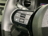 ステアリングにオーディオ操作スイッチが付いています。オーディオ画面に直接タッチしなくても操作が出来ますので、運転に集中できます。