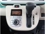 【オートエアコン】1年中快適な室内を提供!車内温度を設定すると、風量を自動で調整してくれます。