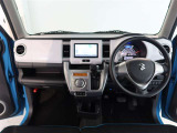 見通しのよいすっきりとした視界で、誰でも運転しやすいです。運転のしやすさは疲れにくさにも繋がりますよ♪