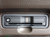 ■【ETC車載器】が装備されています。セットアップをしてお渡しとなり、ETCカードを差し込むだけで高速道路の利用が可能です。