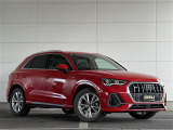 アウディ Q3