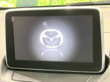 【マツダコネクトナビ】車内の雰囲気にマッチした一体型タイプのナビ。各種車輌設定やBluetooth再生等、様々な機能が楽しめます。直感的なダイヤル操作が可能で、使い勝手も良好です。