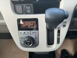 シフトレバーは簡単操作で運転もしやすくなっております!!