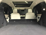 天井も綺麗です☆私は中古車を見るときに天井を良く見るようにしています☆ここが綺麗な車は車内が綺麗なことが多いです☆