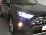 LEDヘッドライトです。デザイン性がよくとても明るいので、夜間の走行や悪天候でも安心です。しかも長寿命!