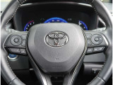 【レーダークルーズコントロール】車速に応じた車間距離を保ちながら、追従走行を支援します。