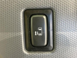 【パワースライドドア】スマートキーや運転席のスイッチでスライドドアの開閉が可能♪電動だから力を入れてドアを開ける必要が無く、小さいお子様でも、重い荷物を持っている時もラクに開け閉めできます♪