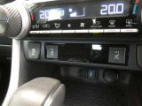 シートヒーター付きです。寒い日も快適なドライブが楽しめます♪