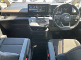 ◆◆◆運転席まわりはこのように機能的にまとまっています。足元が広くて、開放的ですよ!ぜひお座りください。