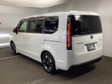 走行シーンに合わせて、EV・ハイブリッド・エンジンの3つのモードを自動で切り替えるので、街乗りから高速走行までスムーズなドライブを楽しめます!