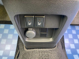 運転席・助手席にはシートヒーター機能が付いています。寒い日の心強い味方です♪