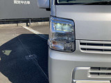 白く光量が高いLEDヘッドライトです☆
