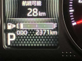 視認性に優れたメーターを採用しており、走行中でも車速や情報が分かりやすく表示されます。運転時の視線移動をむりのない範囲に抑え、快適で安心感のあるドライブをサポートします。