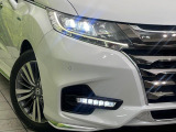 【LEDヘッドライト】悪天候や夜間走行時も良好な視界を確保し安心して運転できる高輝度LEDヘッドライトを装備!点灯速度が早く、消費電力も抑えられています。