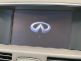 【メーカー純正ナビ】インテリアに溶け込むスタイリッシュな「専用設計」メーカーナビを装備♪視認性や操作性など基本性能にも優れ、より上質なカーライフをお楽しみいただけます。