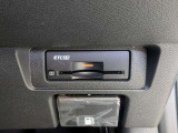 今では必需品のETCもパネルデザインにフィットするビルトインタイプなので、見た目もスッキリとしています