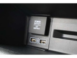 シガーソケットが付いているので、車から電源を取ることが出来ます!