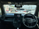 すっきりとまとめられたインパネ周り。運転操作もしやすいです。老若男女問わず、運転免許を取ったばかりの方にもおすすめな車です(*^^*)