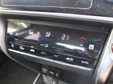 オートエアコンのお車ですので室内の温度をスムーズに調整してくれます♪