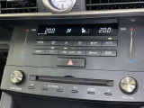 オートエアコンで快適な室内です。