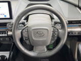 【純正革巻きステアリング】上質な革を使用することで、手にしっかり馴染みとても運転しやすいハンドルです♪