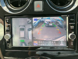 『上から丸見え』のアラウンドビューモニター搭載!車を上から見下ろした状態がナビ画面に映し出されるので、前後・左右の障害物を確認でき、安心・安全です♪一度使用すると、手放せなくなる装備です!