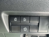 運転席から後部座席のドアを開閉できます!