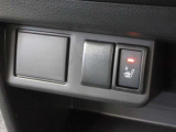 運転席はシートヒーター付きです。