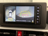 パノラミックビューモニター付きです。車両を上から見たような映像をディスプレイオーディオ画面に表示。運転席からの目視だけでは見にくい、車両周辺の状況をリアルタイムでしっかり確認できます。